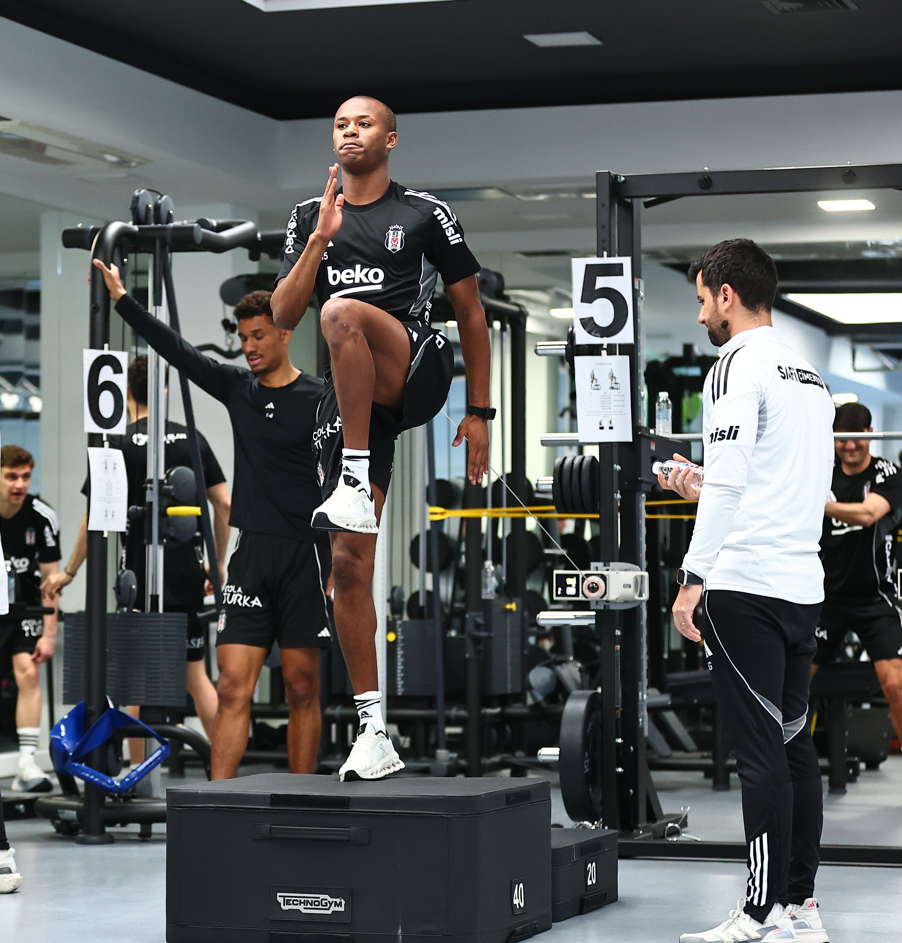 Beşiktaş, Fenerbahçe derbisi hazırlıklarını sürdürdü