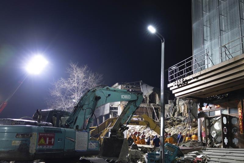 Çin'in Heilongjiang eyaletinde bina çöktü: 7 ölü / Video eklendi