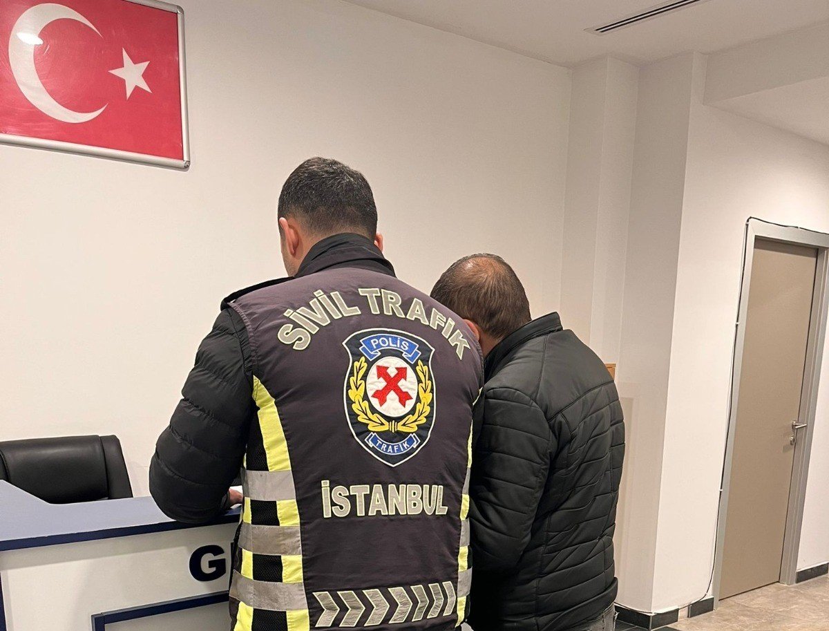 Ümraniye'de aracından inip sürücüye saldıran şüpheliye 360 bin lira ceza