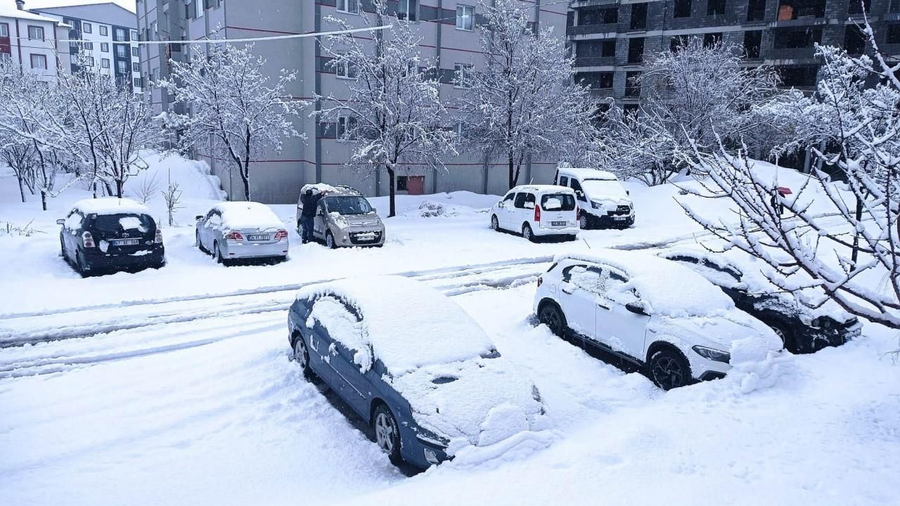 Bitlis’te okullara 1 günlük kar tatili