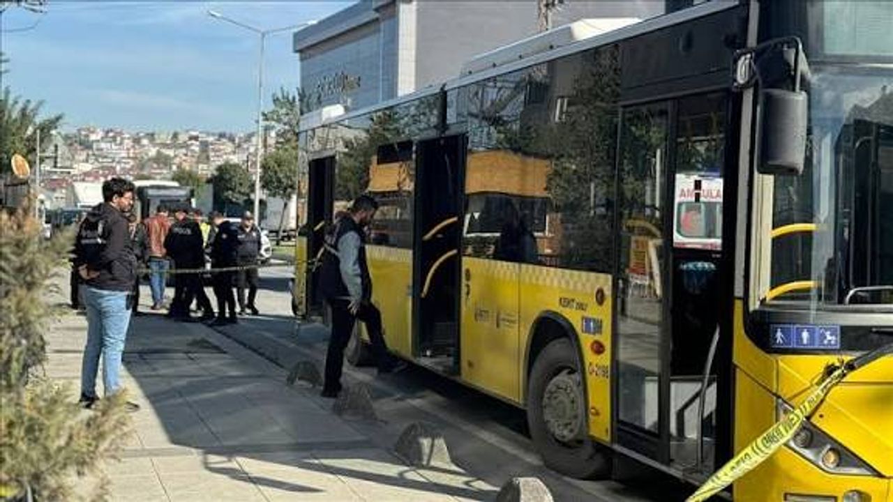Arnavutköy'de İETT otobüsünde bıçaklı kavga: 1 ölü, 2 yaralı