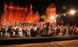 Türkiye Gençlik Filarmoni Orkestrası Devlet Çok Sesli Korosu, Nevşehir'de konser verdi