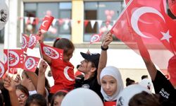 Polislerde TOMA ve zırhlı araçlarını Türk  bayraklarıyla donattı