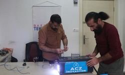Deprem mağdurlarına ürettiği manuel şarj olan jeneratörleri Gazze'ye gönderdi