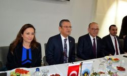 CHP Genel Başkanı Özel: Emeklilerin hepsi ne CHP'lidir ne İYİ Partilidir ne de bir siyasi görüştendir