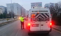 Kızıltepe ilçesinde trafik ekipleri okul servislerini denetledi