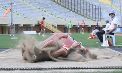 İzmir'de atletizm şöleni start aldı