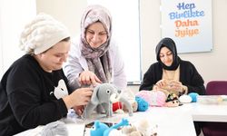 Sultangazi Belediyesi Sanat ve Mesleki Eğitim Kursları yaz boyunca devam ediyor