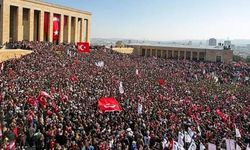 10 Kasım'da yüzbinler Anıtkabir'e aktı