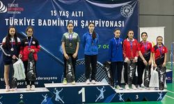 Erzincanlı badmintoncular ‘Türkiye Şampiyonası’ndan madalyalarla döndü