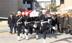 Şehit polis Emirhan Aramış için İstanbul Emniyet Müdürlüğü'nde tören düzenlendi