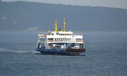 Bozcaada feribot seferleri olumsuz hava şartları nedeniyle iptal edildi