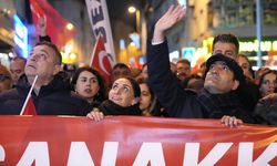 Beyoğlu’nda Çanakkale Zaferi’nin 110. yıl dönümü için ‘Bayrak Yürüyüşü’ düzenlendi