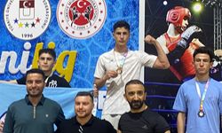 Van YYÜ'den iki sporcu, muaythai şampiyonasında Türkiye birincisi oldu
