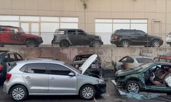 Ataşehir’de sanayi sitesinde çıkan yangında çok sayıda araç yandı
