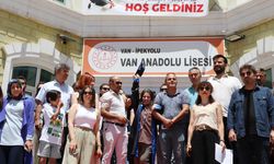 Okulunun  Desteğiyle Ameliyat Olan Elif Eylül, Mezuniyetine Yürüyerek Katıldı
