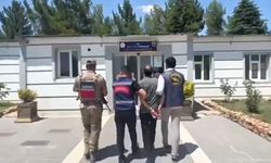 71 yıl kesinleşmiş hapis cezası ile aranan hükümlü, 20 yıl sonra yakalandı