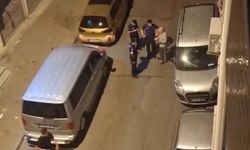 Sultangazi'de park halindeki araca silahlı saldırı güvenlik kamerasında