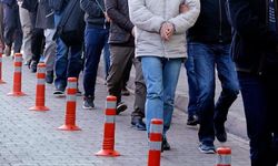 Bakan Yerlikaya 32 organizatör ve 572 düzensiz göçmen yakalandı