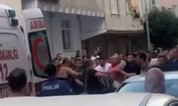 Bağcılar'da sokak ortasında kadın bıçaklayan zanlı linç edildi; polis güçlükle gözaltına aldı