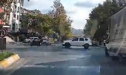 Esenyurt'ta otomobille motosiklet çarpıştı; kaza kamerada