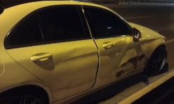 Ataşehir TEM bağlantı yolunda otomobil bariyere çarptı: 1'i ağır 3 yaralı