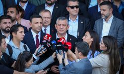 Özgür Özel İstanbul Adalet Saray'ı önünde açıklama yaptı