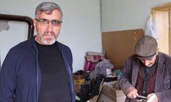 79 yaşında, atık tahta parçalarından yaptığı ürünlerle geçimini sağlıyor