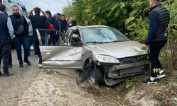 Düğün konvoyunda takla atan otomobilin sürücüsü öldü