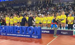 Fenerbahçe Medicana şampiyonluk kupasını aldı