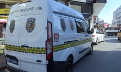 Girdikleri kuyumcu dükkanında kameraları boyayıp 4 kilo altın çaldılar