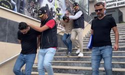 Otomobil kiralamak isteyenleri dolandıran 2 kişi kamerada