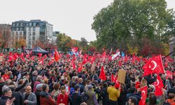 Özgür Özel, Brüksel'de düzenlenen mitinge katıldı