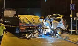 Sultanbeyli'de polisin 'dur' ihtarına uymayan sürücü, TIR'a çarptı: 1 ölü, 2 yaralı