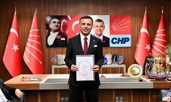 CHP İstanbul İl Başkanı seçilen Özgür Çelik mazbatasını aldı