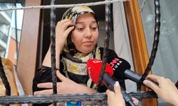 Eyüpsultan'da şoförün kontrolünü kaybettiği vinç 4 araca ve 2 binaya çarptı