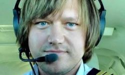 Hırvatistan'da düşen uçakta şehit olan Pilot Hasan Bahar'ın Avcılar'daki evine bayrak asıldı