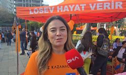 Kadıköy'de LÖSEV şenliği renkli görüntülere sahne oldu