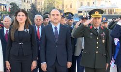 KKTC'nin kuruluşunun 42'nci yılında Taksim'de tören düzenlendi