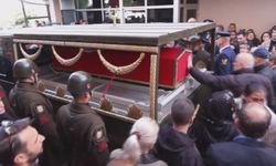Şehit Gökhan Korkmaz'ın naaşı helallik için evinin önüne getirildi