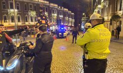 Beşiktaş'ta yüksek sesli müzik açan sürücü polise yakalandı: 14 günde 1,5 milyon lira ceza kesildi