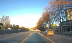 Esenler'de 4 aracın karıştığı zincirleme kaza kamerada