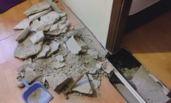 Fatih'te 4 katlı binanın zemininde çökme meydana geldi