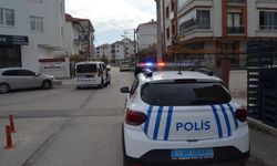 Kayınpederinin ağır yaraladığı damat, göğsündeki bıçakla hastaneye kaldırıldı