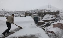 Bitlis'te 211 köy ve mezra yolu kapandı; kar kalınlığı 152 santimetreye ulaştı