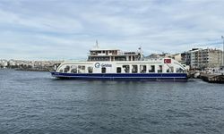 Bozcaada ve Gökçeada'da feribot seferlerine fırtına engeli