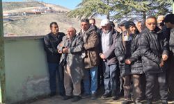 Güvenlik görevlisinin öldürdüğü eşi ve kızı, son yolculuğuna uğurlandı