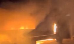 Sultangazi'de mobilyacılar sitesindeki yangın söndürüldü