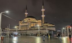 Berat Kandili Taksim Camii'nde dualarla idrak edildi