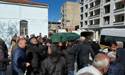 Çocuklarına yemek götürürken kazada ölen anne, toprağa verildi